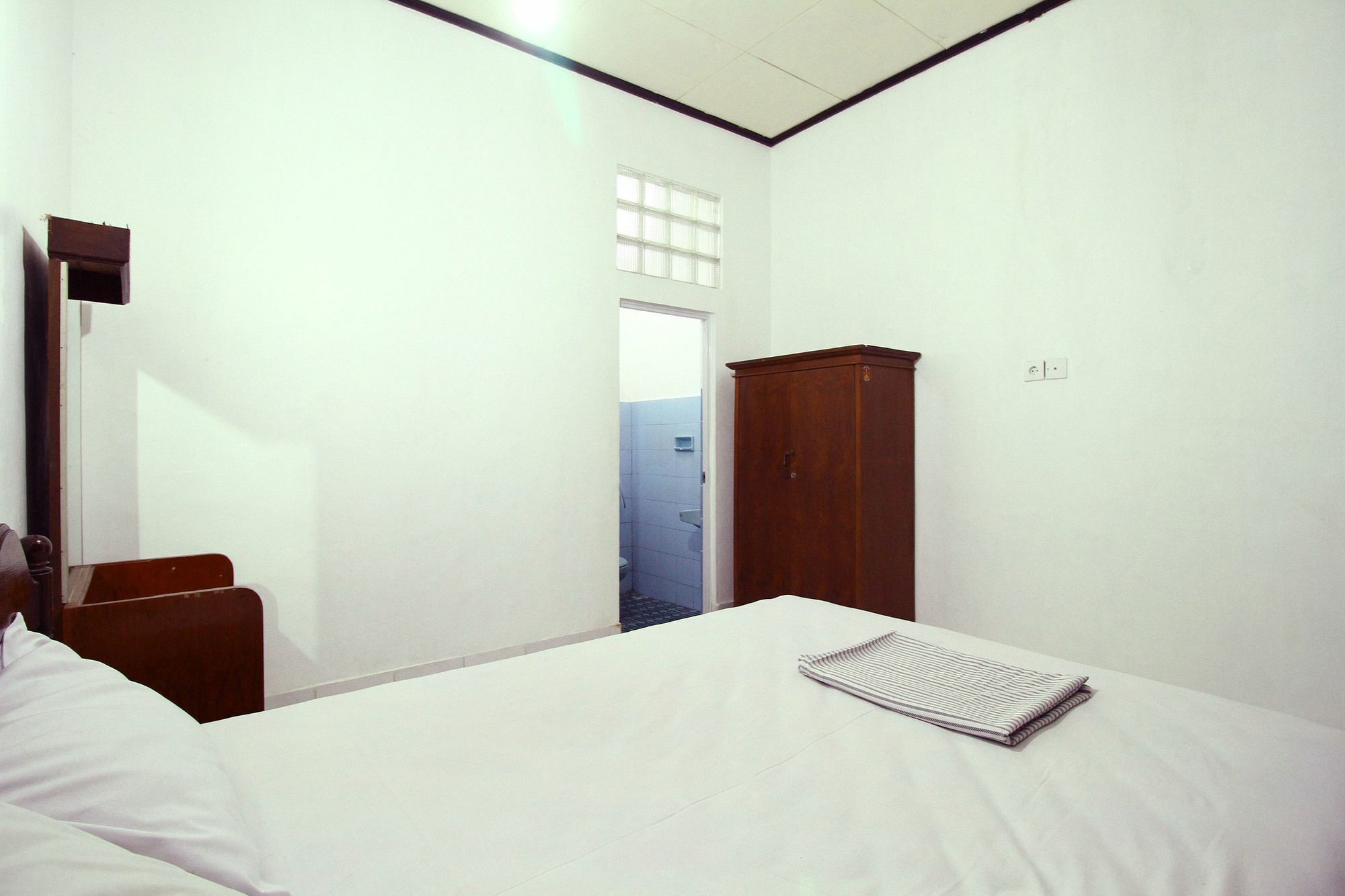 Dua Dara Inn Kuta Legian Buitenkant foto