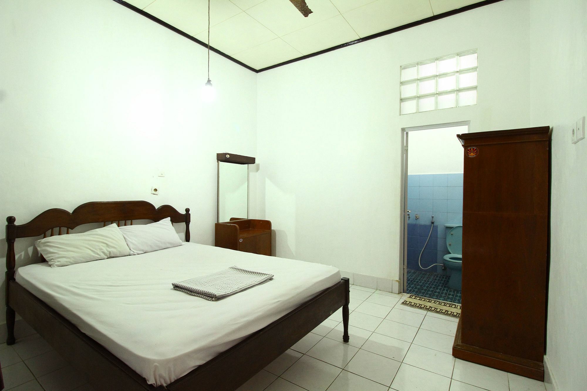 Dua Dara Inn Kuta Legian Buitenkant foto