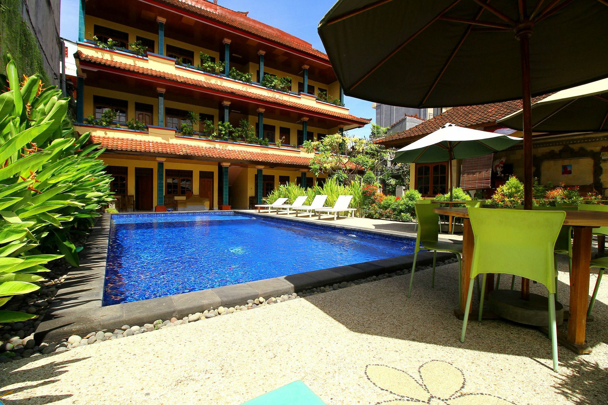 Dua Dara Inn Kuta Legian Buitenkant foto