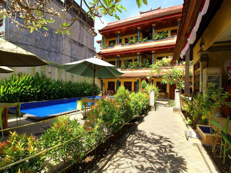 Dua Dara Inn Kuta Legian Buitenkant foto