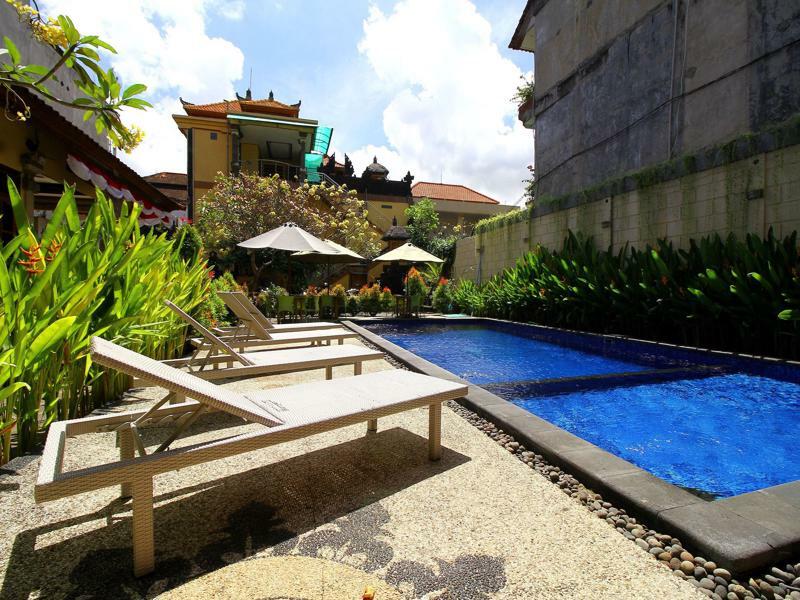Dua Dara Inn Kuta Legian Buitenkant foto